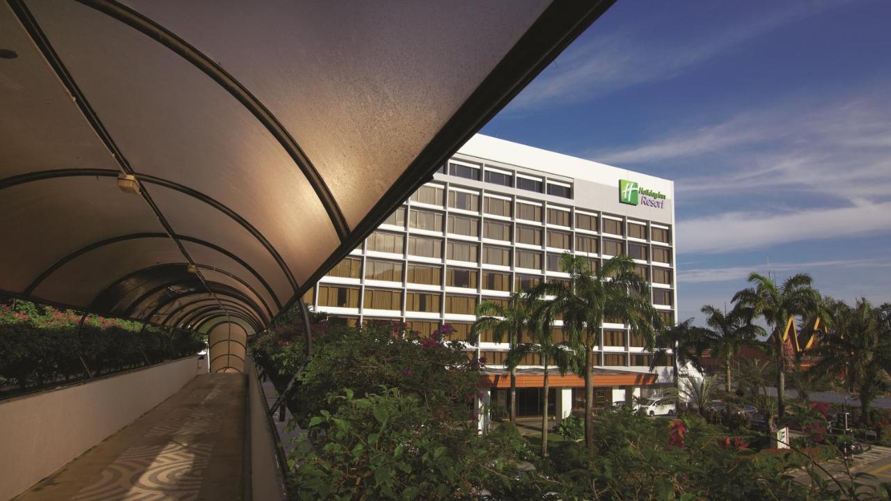 Holiday Inn Resort Penang Batu Feringgi Exterior foto