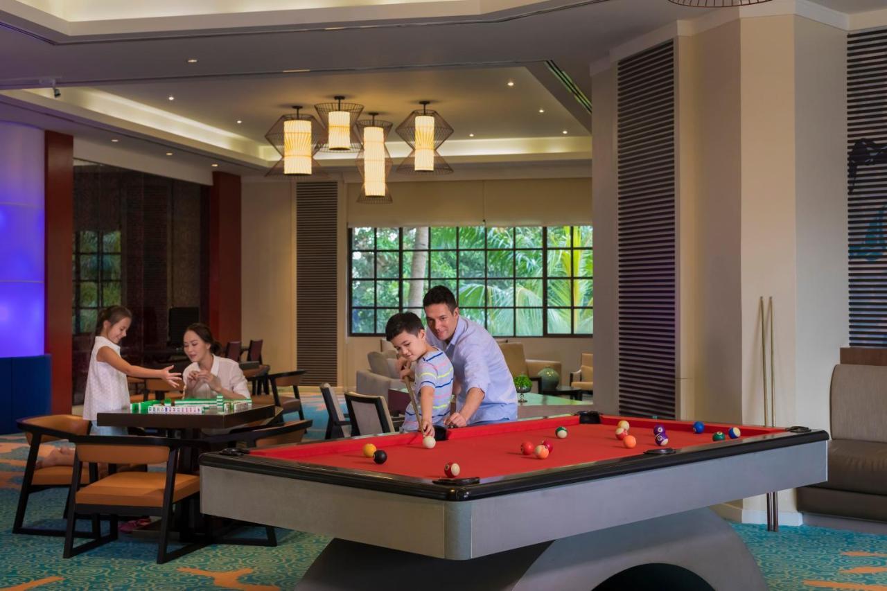 Holiday Inn Resort Penang Batu Feringgi Exterior foto
